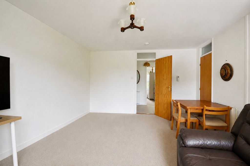 Property photo 2 of 7 Picture No. 10