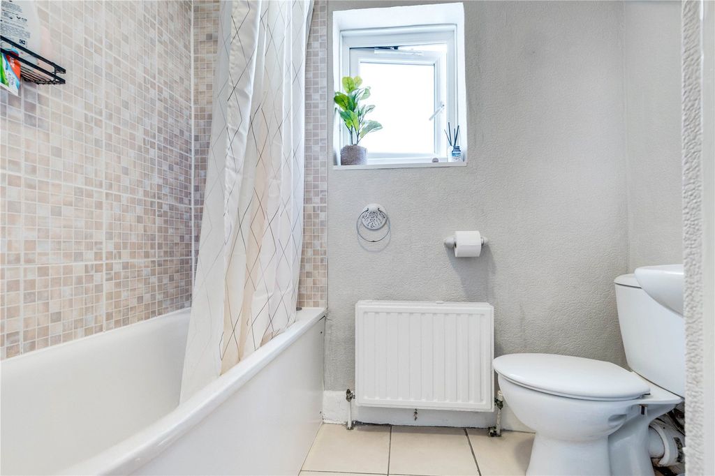 Property photo 2 of 12 Picture No. 32