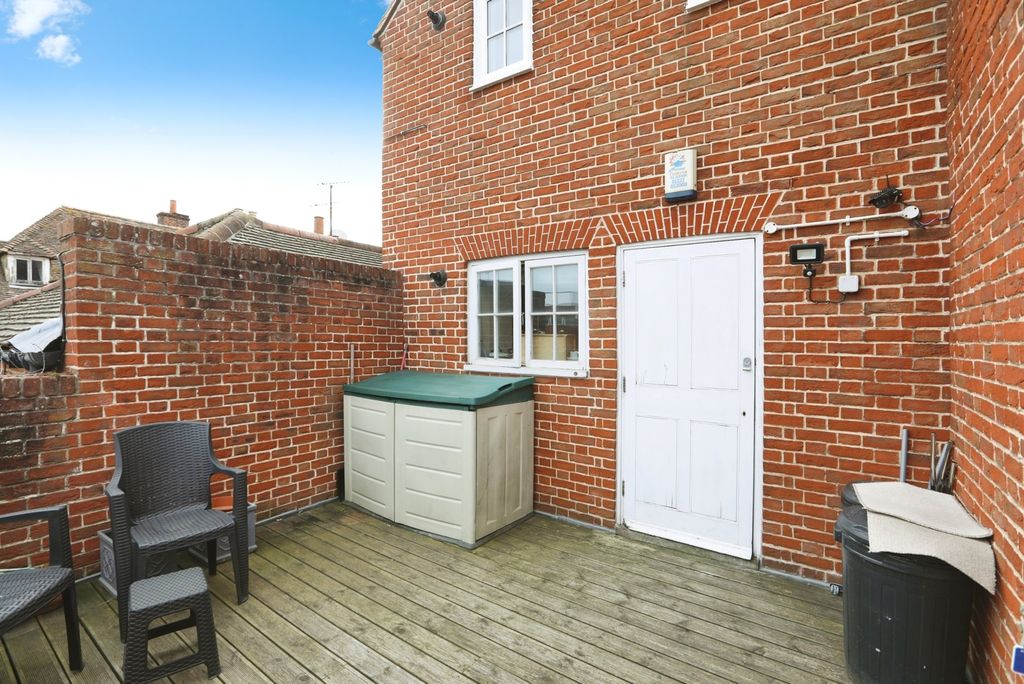 Property photo 2 of 16 Photo