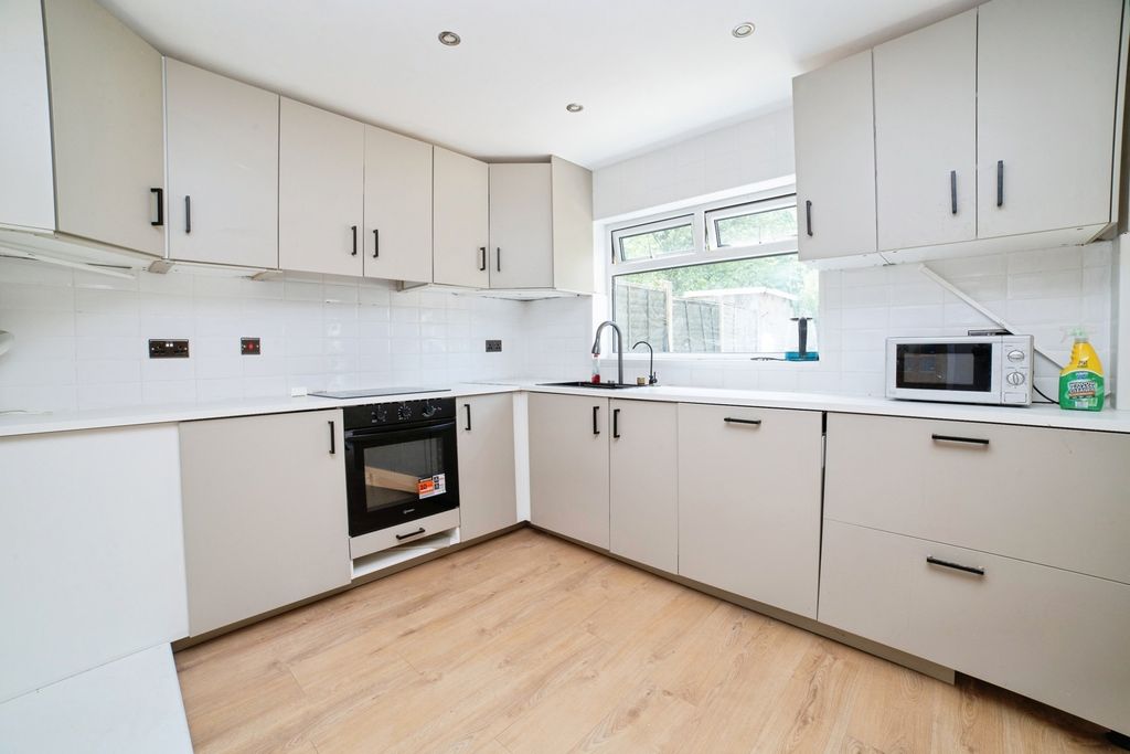Property photo 2 of 18 Pbox-Img.Jpg