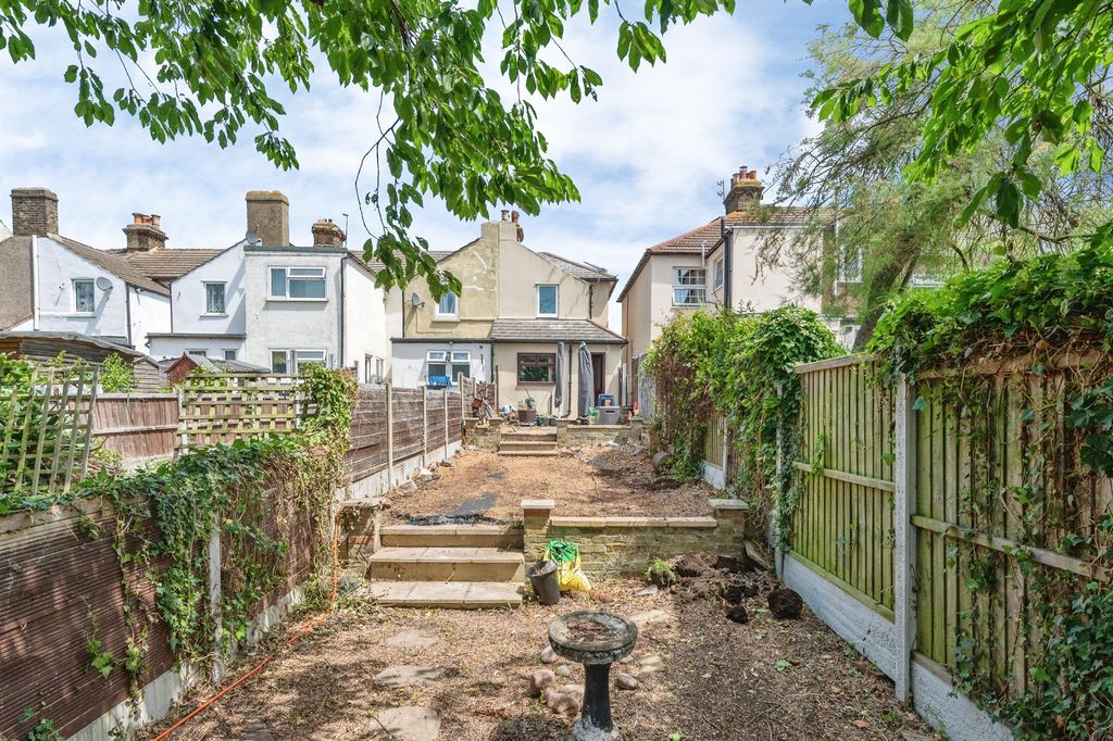 Property photo 3 of 18