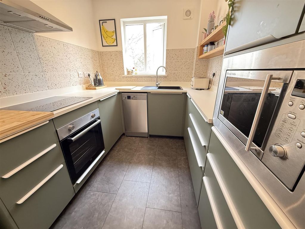 Property photo 3 of 11