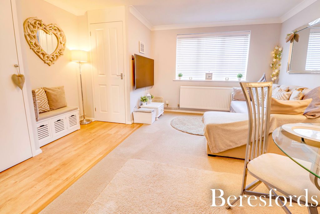 Property photo 2 of 17 Picture No. 04
