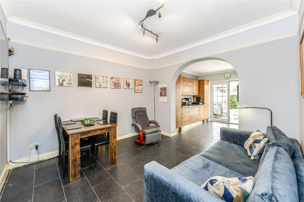 Property photo 3 of 20 Dining Room