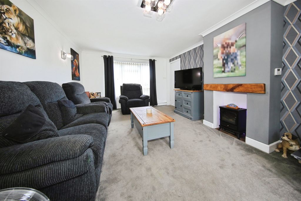 Property photo 3 of 26