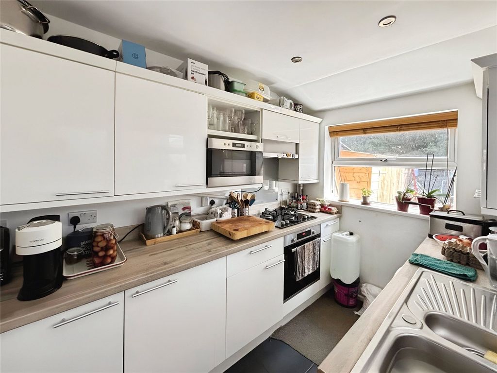Property photo 3 of 15 Kitchen