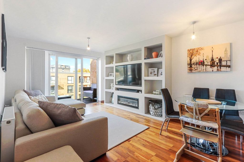 Property photo 2 of 8