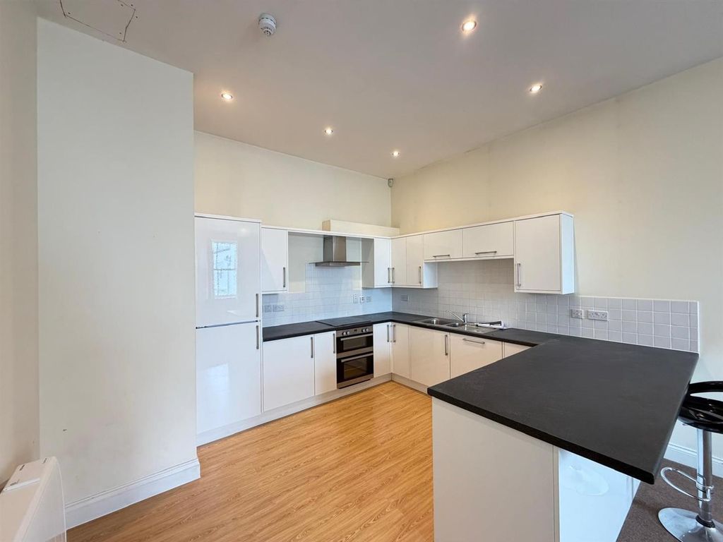 Property photo 1 of 7 Kitchen.Jpg