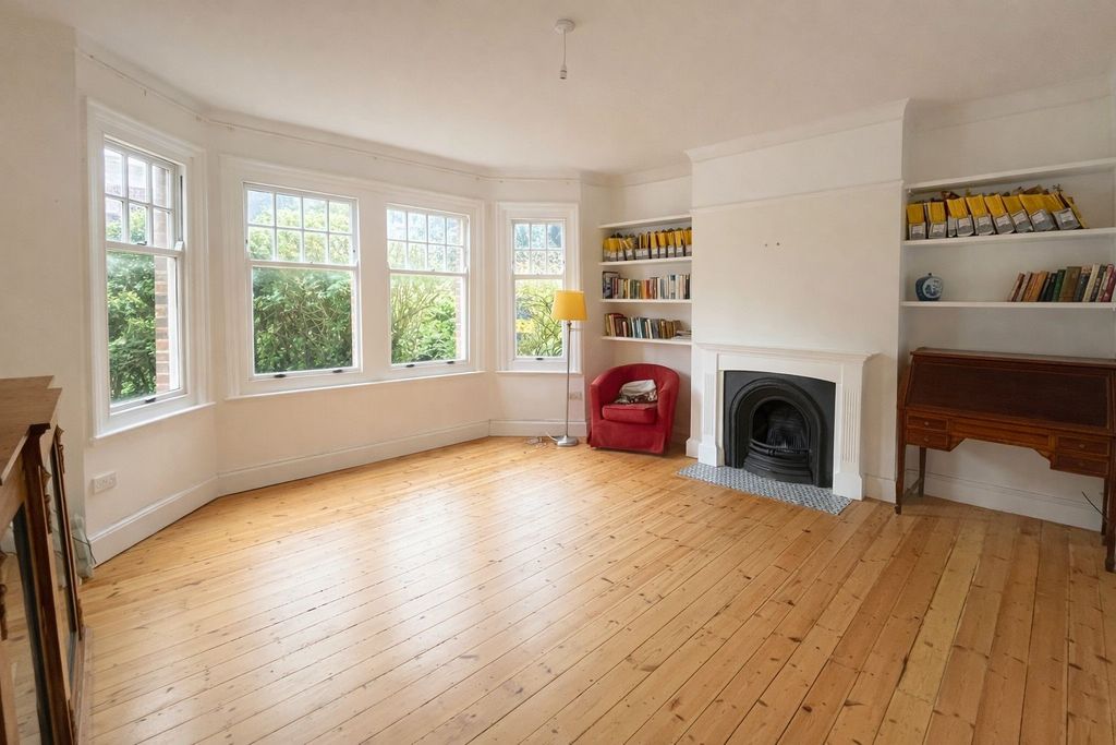 Property photo 3 of 15 Photo 4