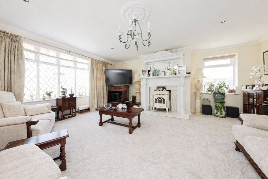 Property photo 2 of 16 Picture No. 23