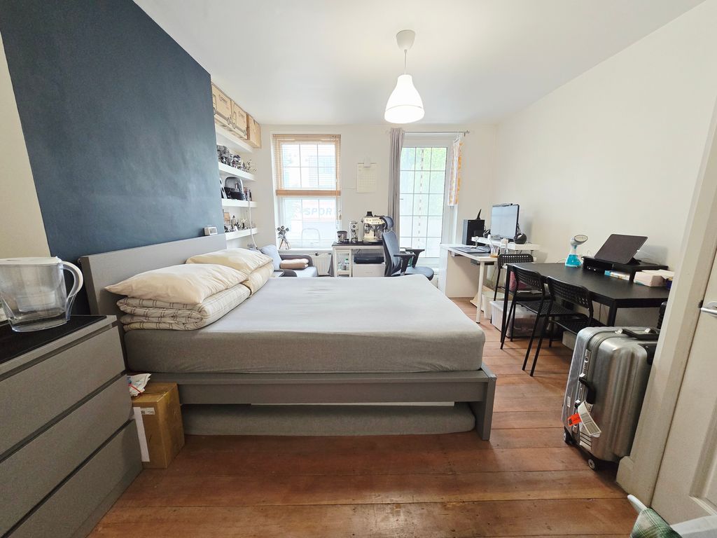 Property photo 1 of 5