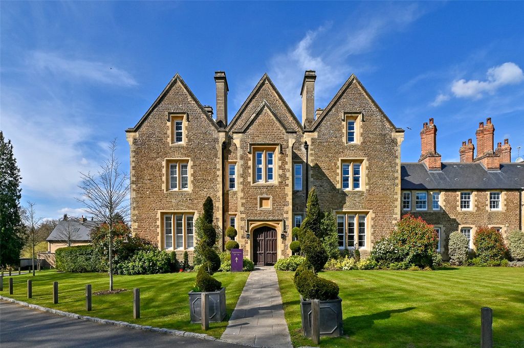 Property photo 1 of 12 Exterior