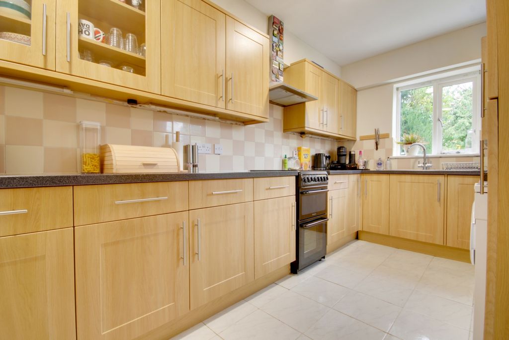 Property photo 2 of 14 Img_1596-Img_1598