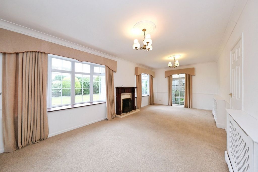 Property photo 2 of 20