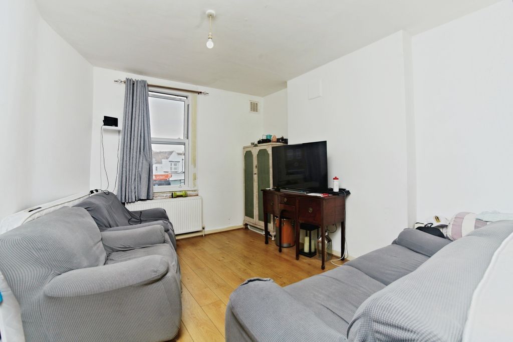 Property photo 1 of 8 942B1E7B-Db29-F111-88B4-7c1E5209d100