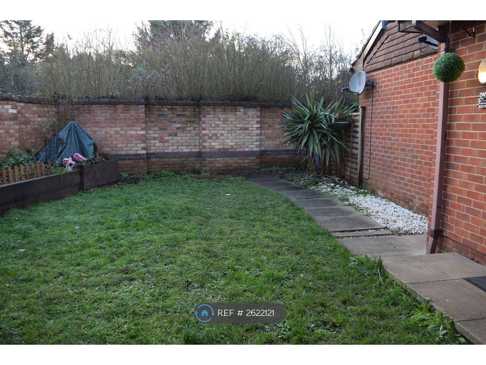 Property photo 3 of 17 Front Garden