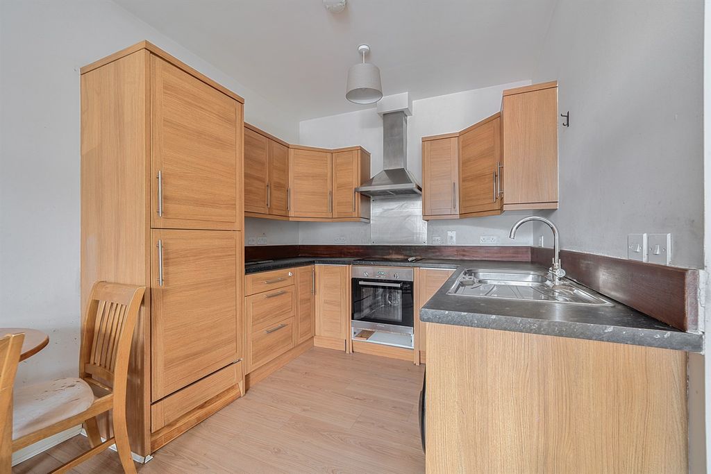 Property photo 2 of 9 Kitchen