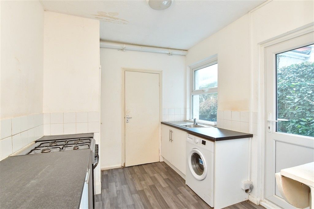 Property photo 1 of 4 Kitchen