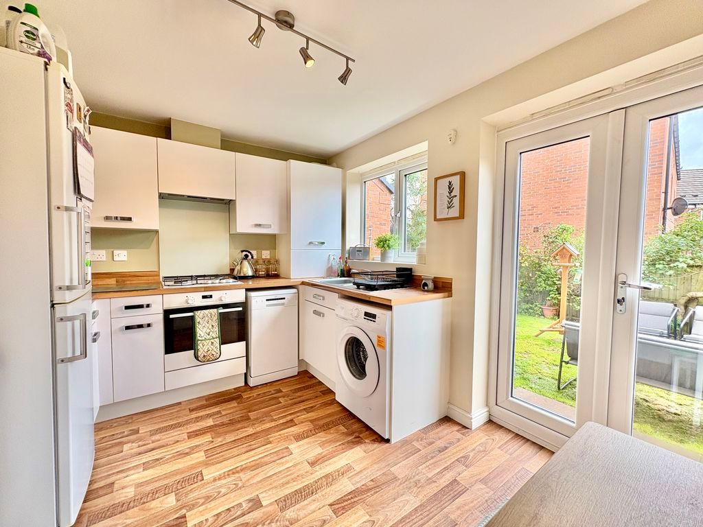 Property photo 3 of 15 Kitchen/Diner