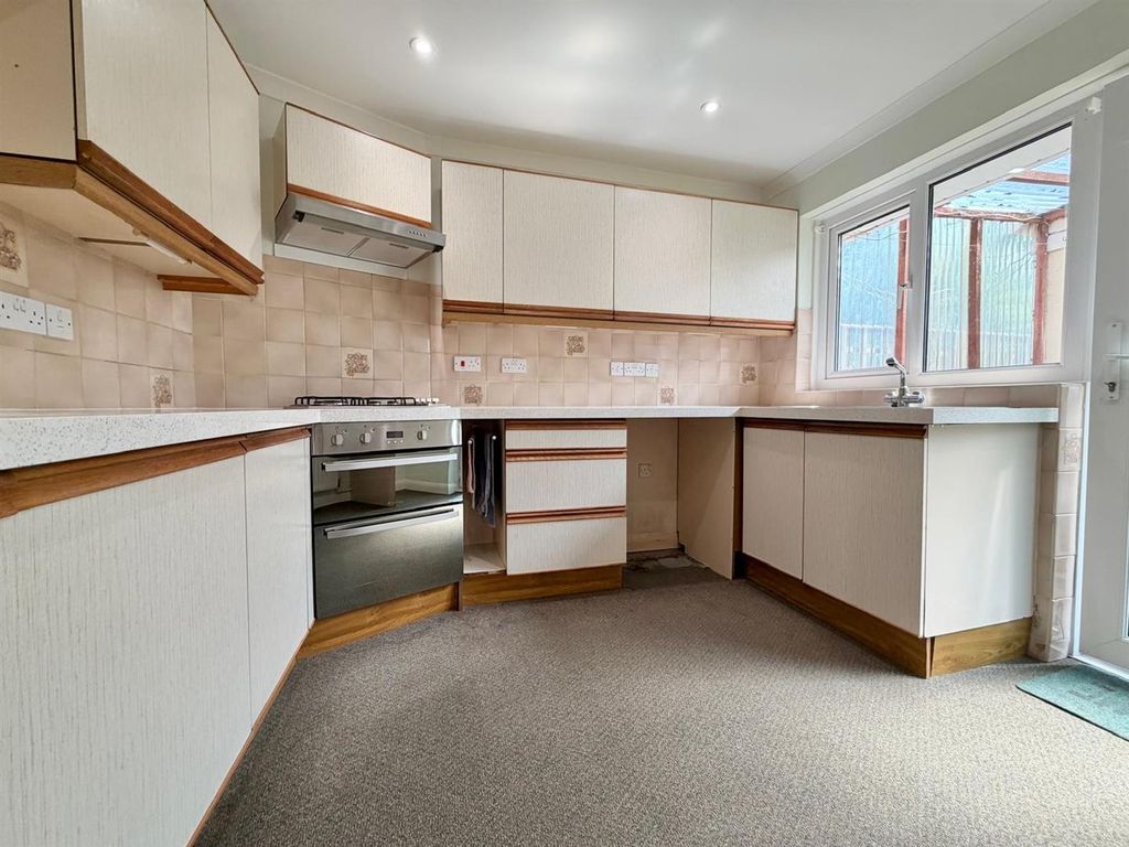 Property photo 2 of 23