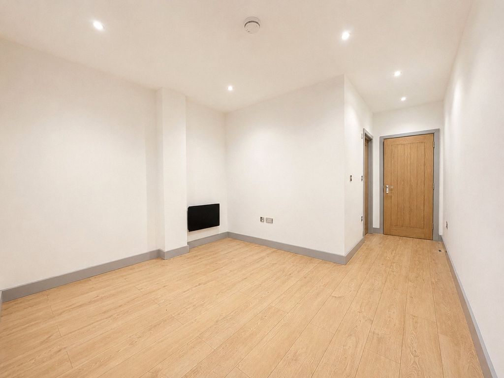 Property photo 3 of 5 Picture No. 05
