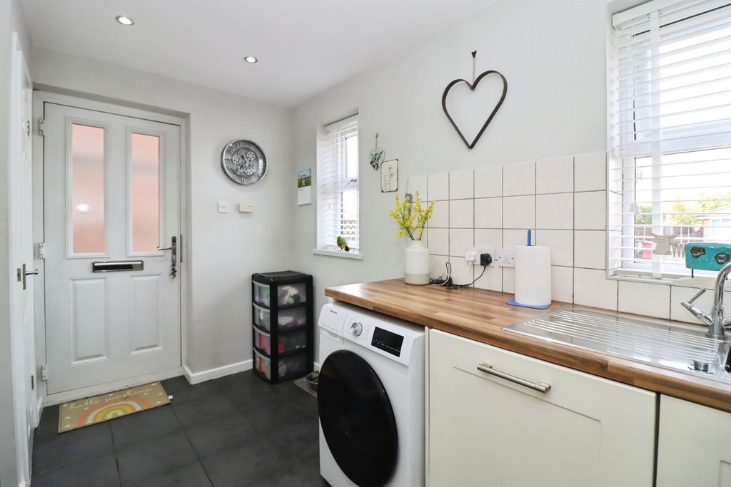 Property photo 3 of 15