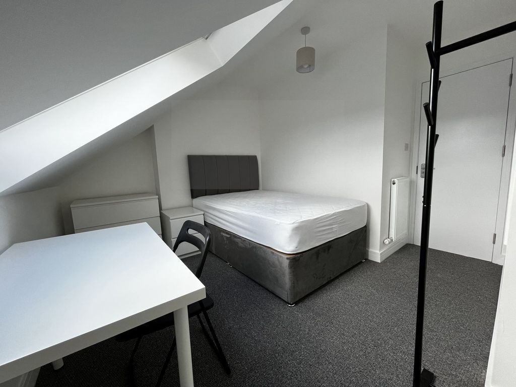 Property photo 3 of 11 Photo 4