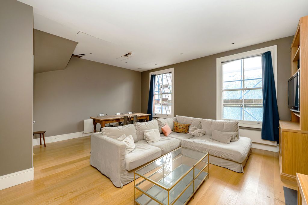 Property photo 3 of 16 24 Cheniston Gardens-3834.Jpg