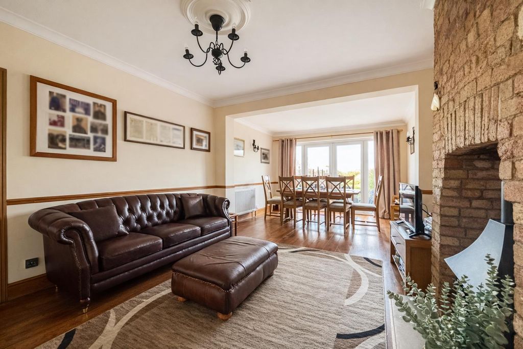 Property photo 3 of 20 Family/Dining Room