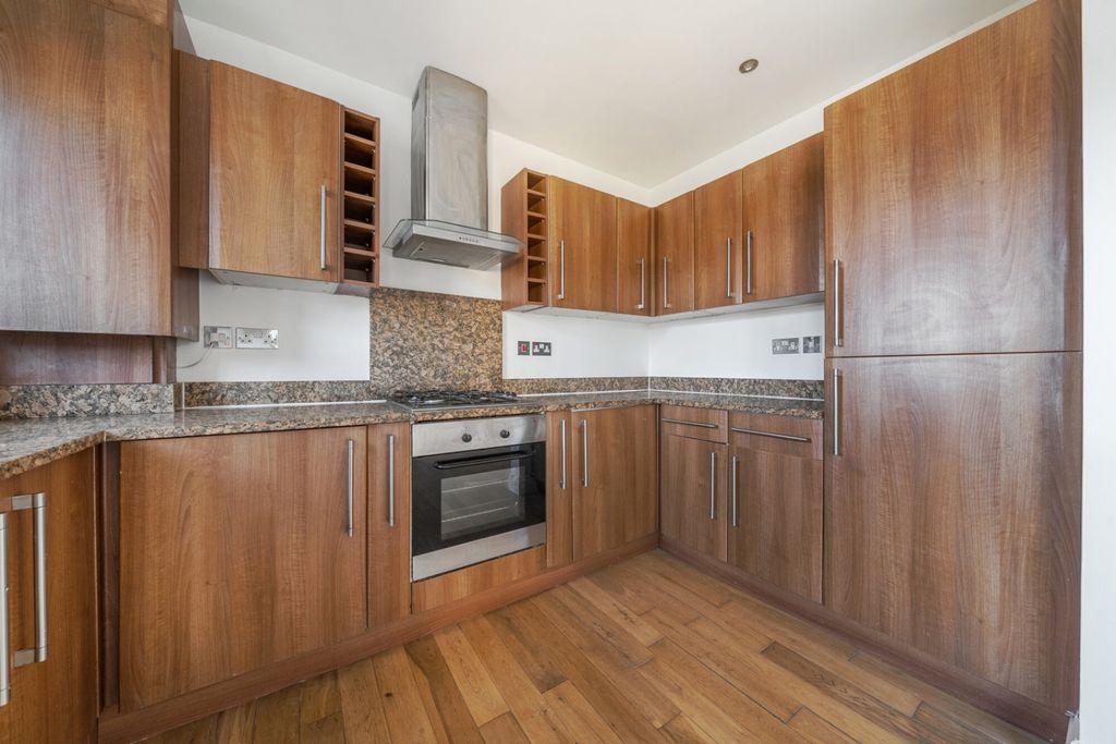Property photo 3 of 7 Kitchen1