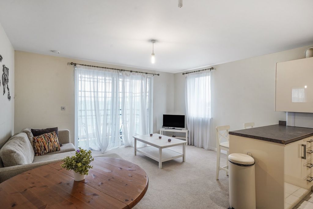 Property photo 1 of 5