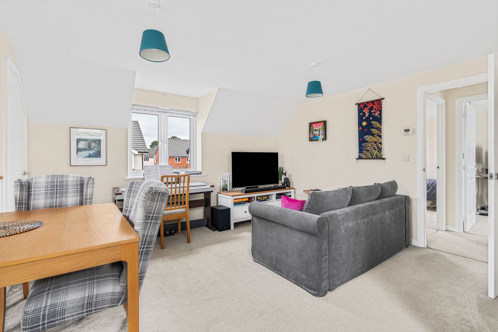 Property photo 3 of 12 7_91009