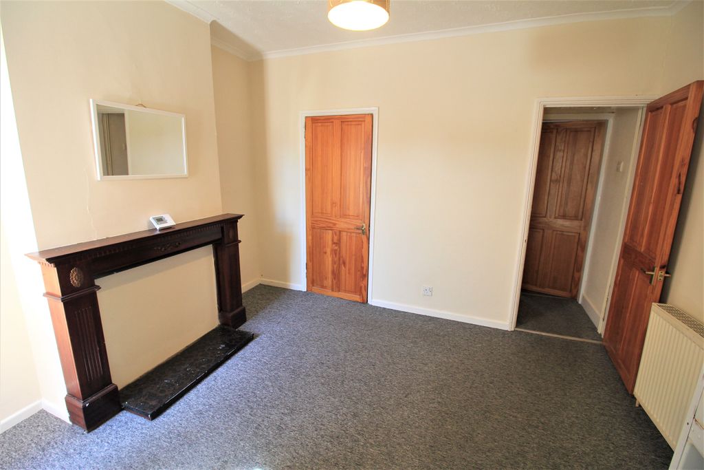 Property photo 3 of 8