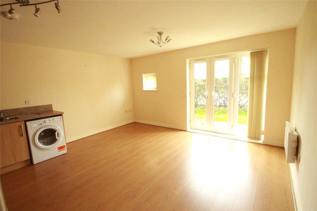 Property photo 2 of 8 Picture No. 05