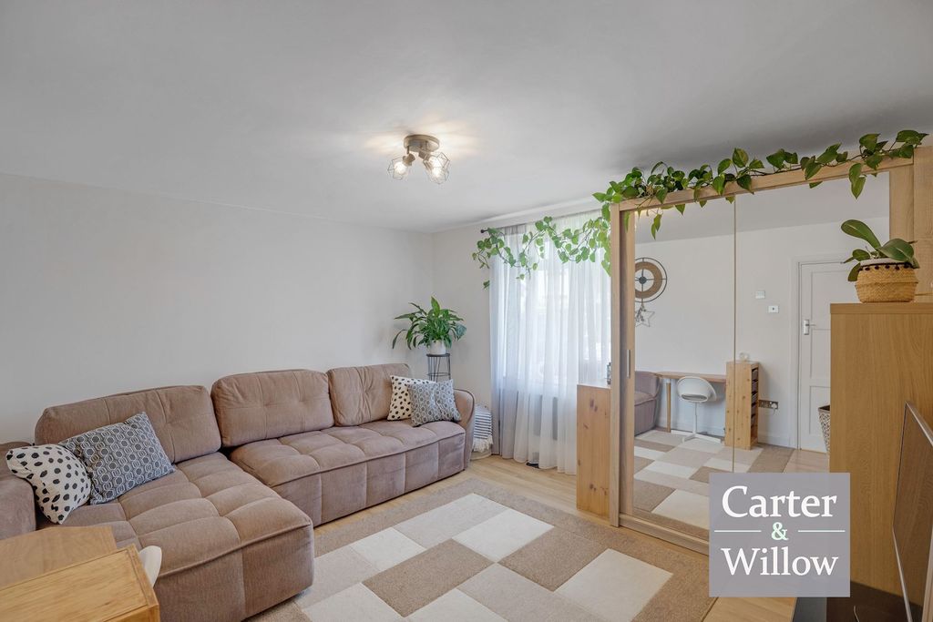 Property photo 3 of 13