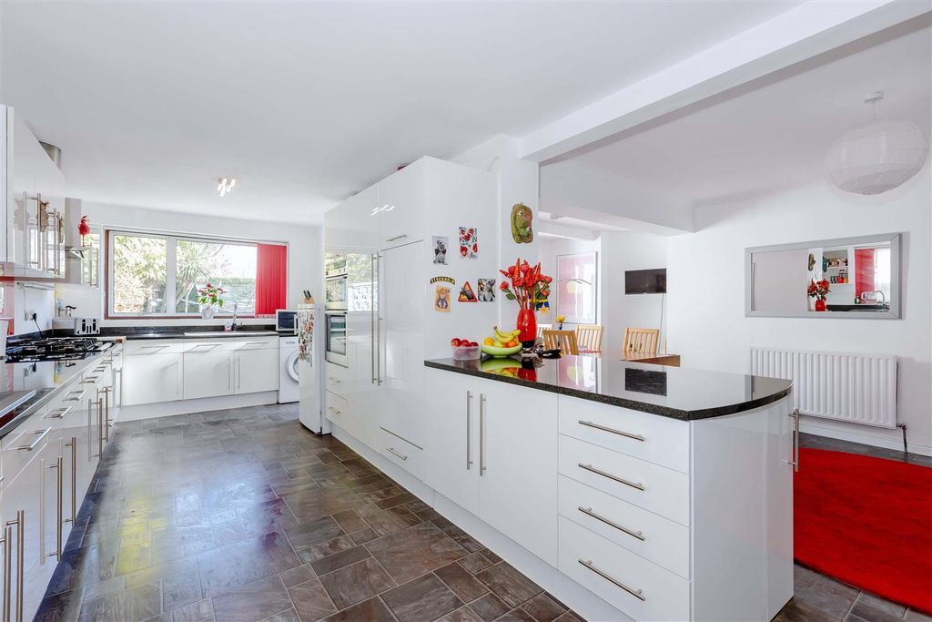 Property photo 2 of 24 Rectory Rd_17.Jpg