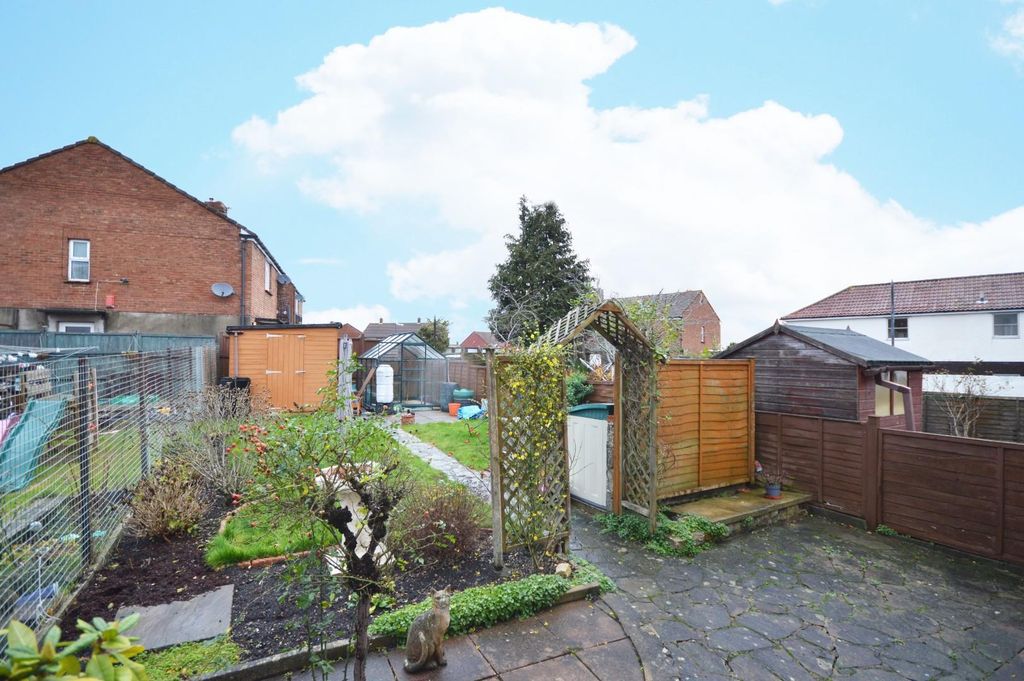 Property photo 2 of 19