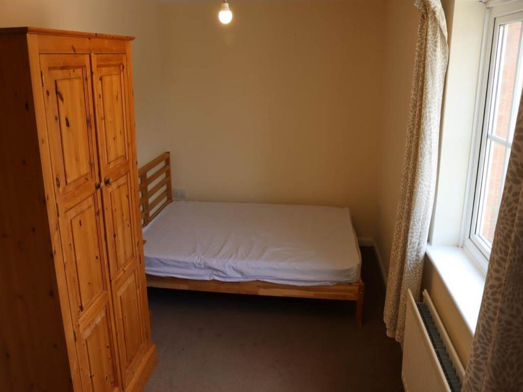 Property photo 2 of 11 1A8B5B1A-0084-4291-9A32-8Ea2Ea61A1ce