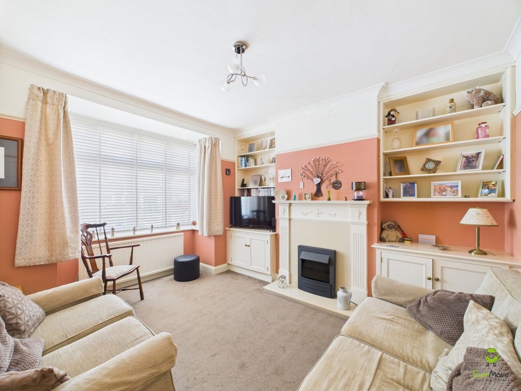 Property photo 3 of 11 Presented By Nicoleta At Ewemove Bexleyheath And D