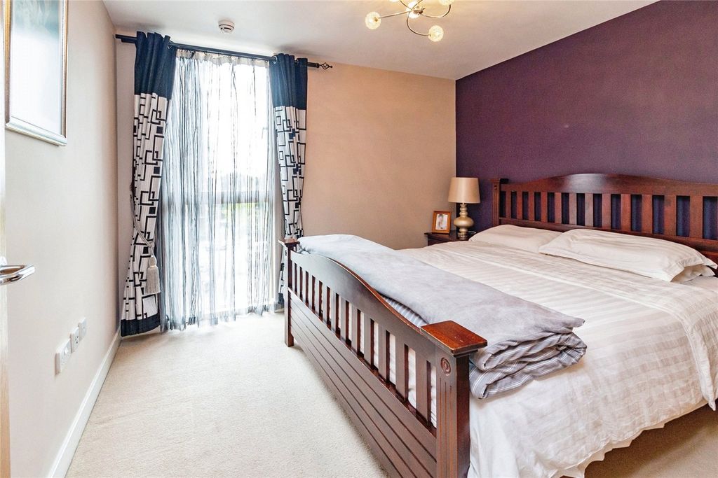 Property photo 2 of 17 Photography