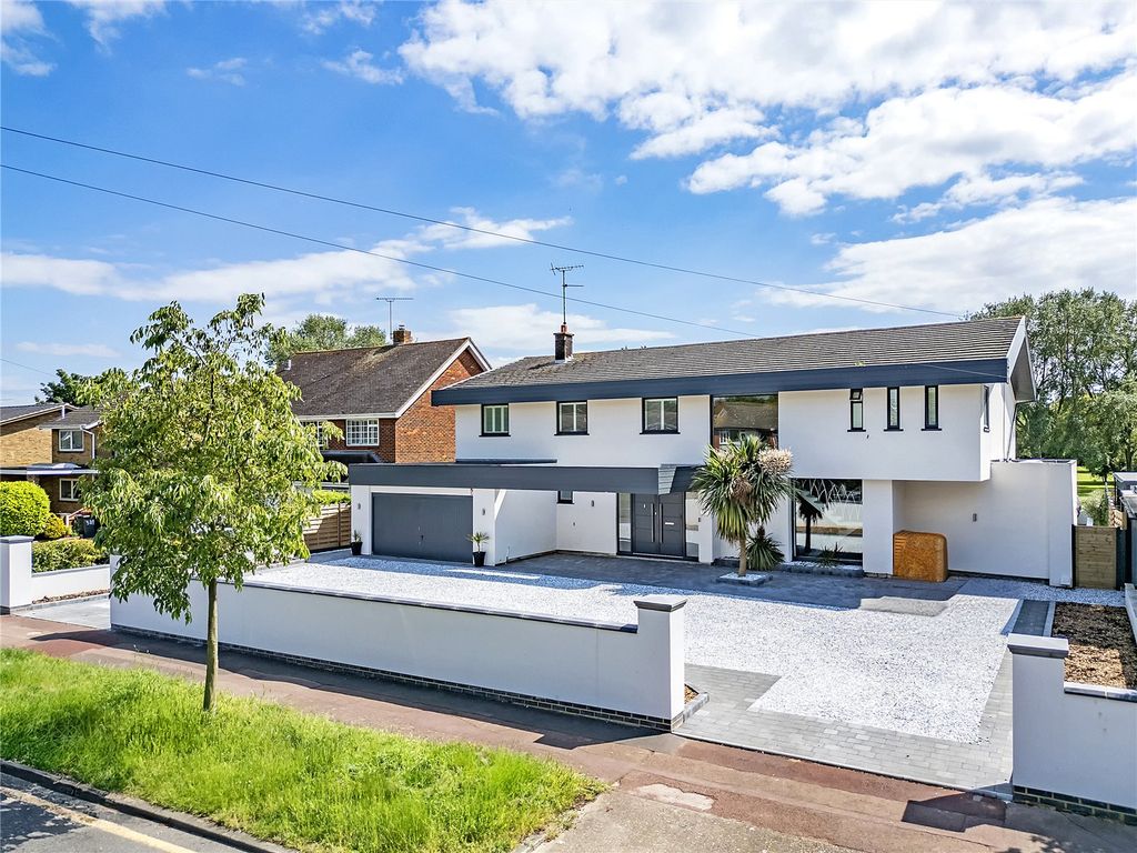 Property photo 2 of 38 Picture No. 60