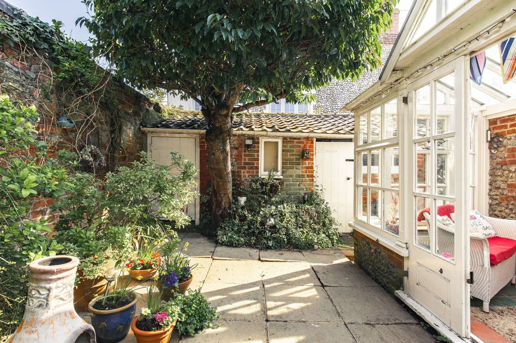 Property photo 2 of 19