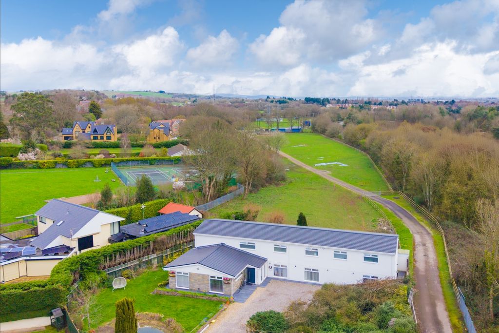 Property photo 1 of 54 Ext