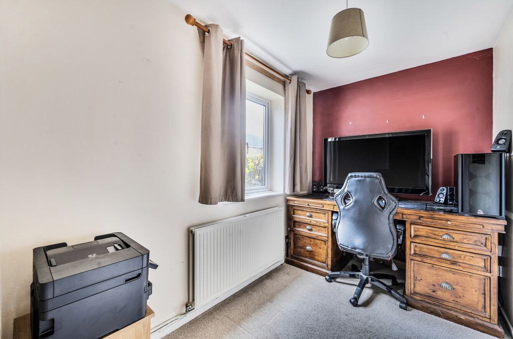 Property photo 3 of 17 1401125-1-696E3Be...