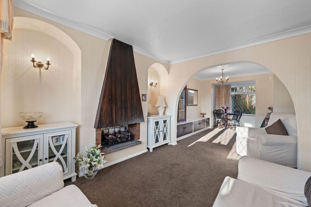 Property photo 3 of 27