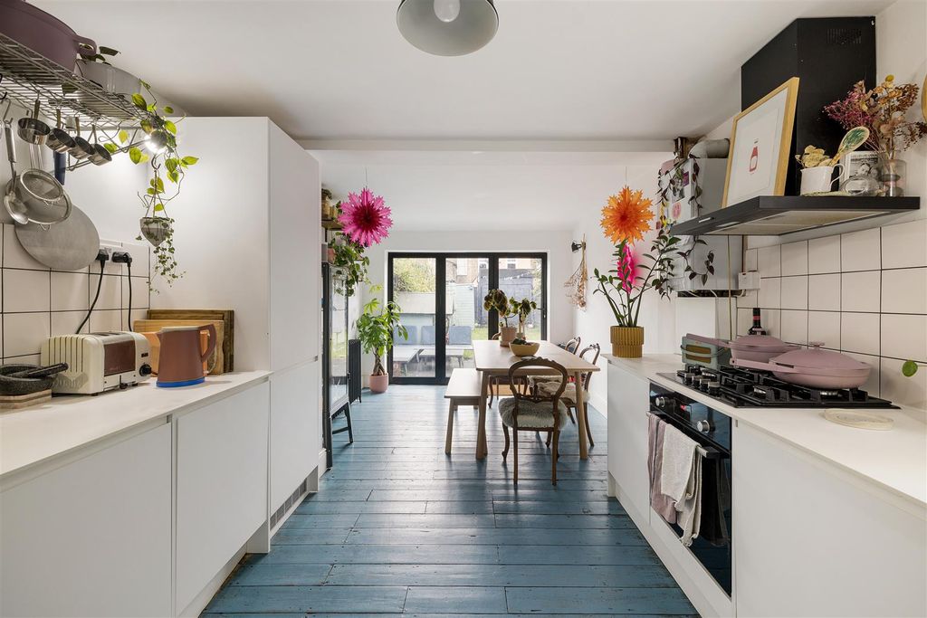 Property photo 3 of 45 Monega Road, E7