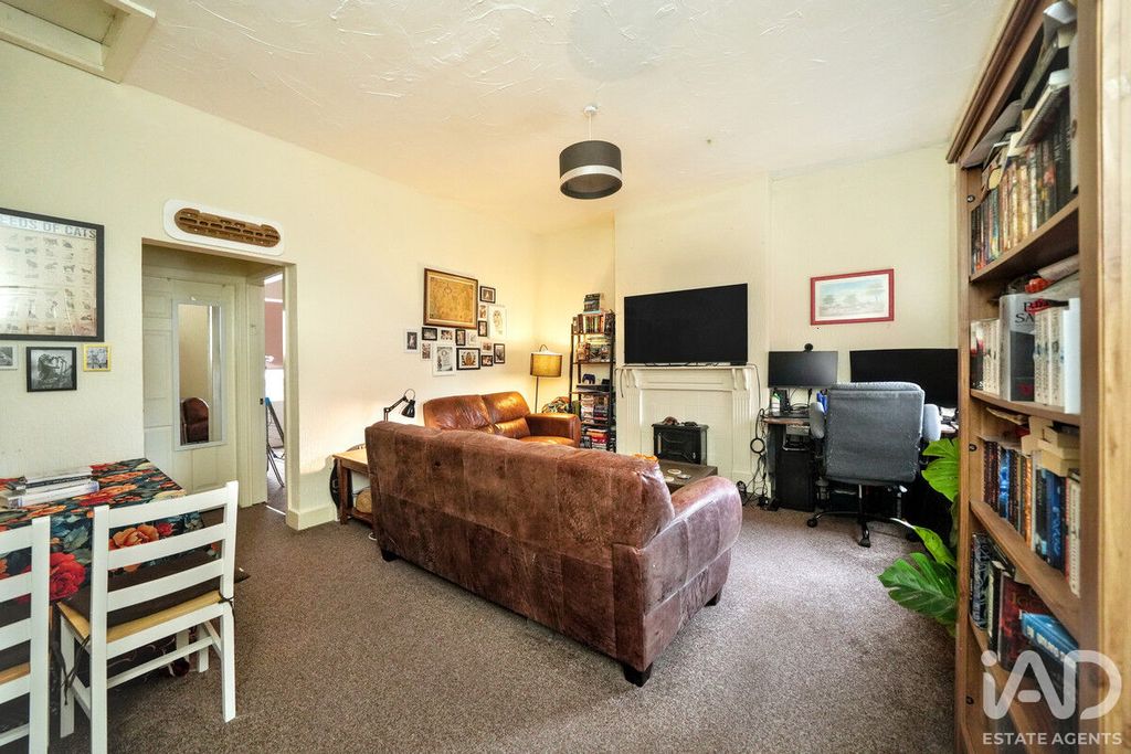 Property photo 3 of 24