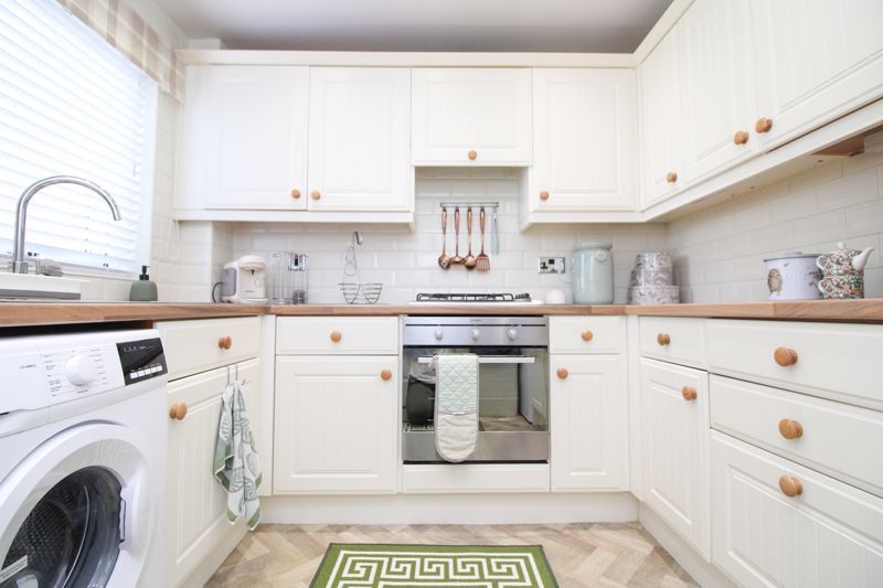 Property photo 2 of 12 Kitchen
