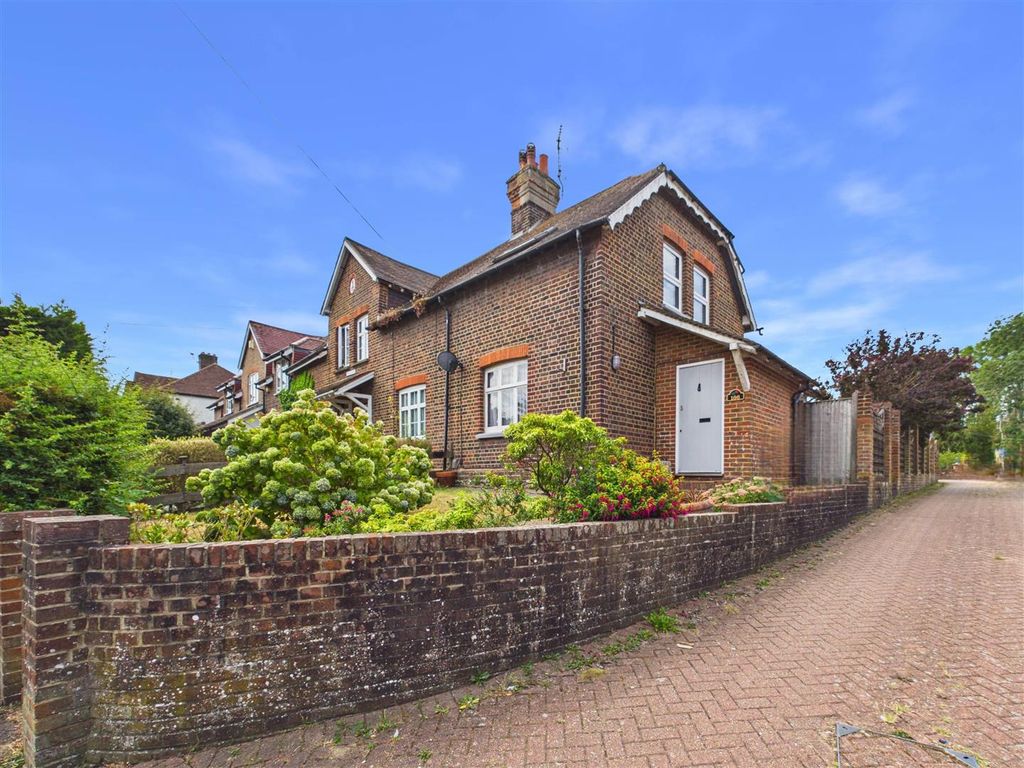 Property photo 1 of 23 Cam01563G0-Pr0297-Still025.Jpg