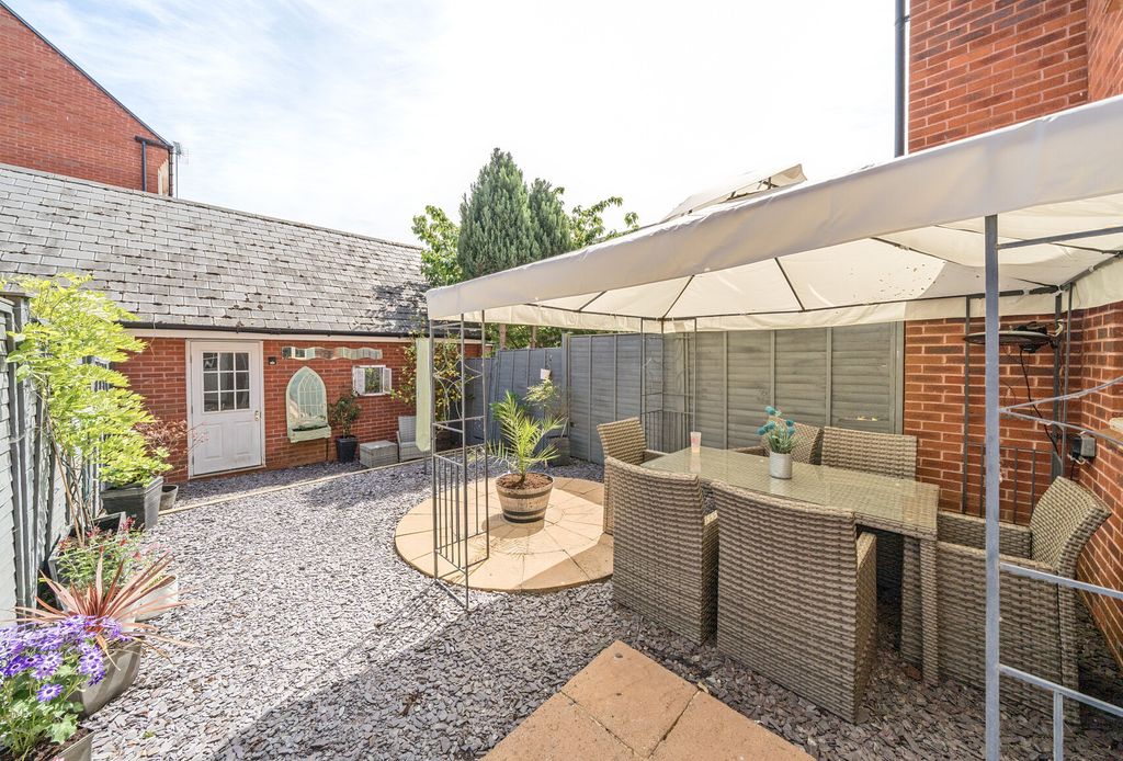 Property photo 1 of 10 1294698-7-682c685...